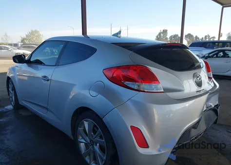 2016 Hyundai Veloster z USA, uszkodzony, nr VIN KMHTC6AD0GU291607